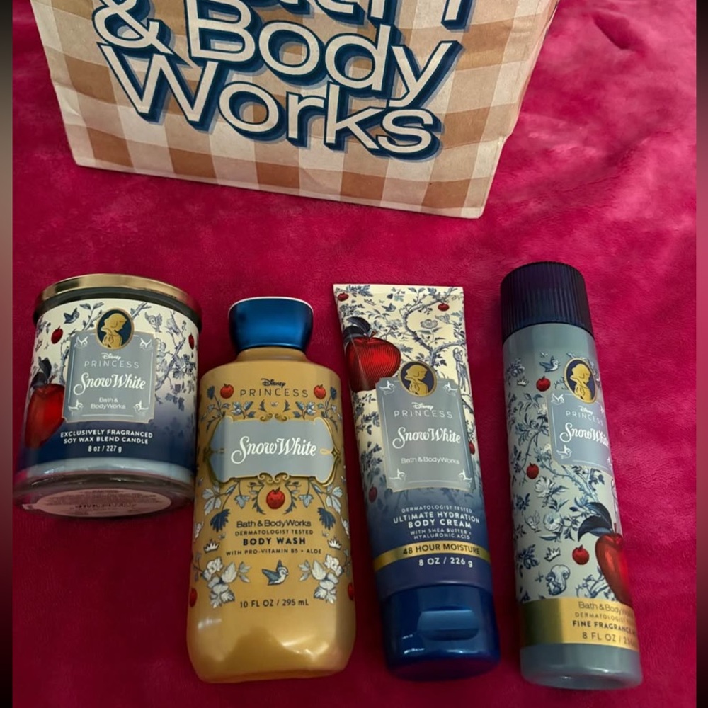 Disney Snow White Bath & Body Wash Set - Yellow, Blue, Red